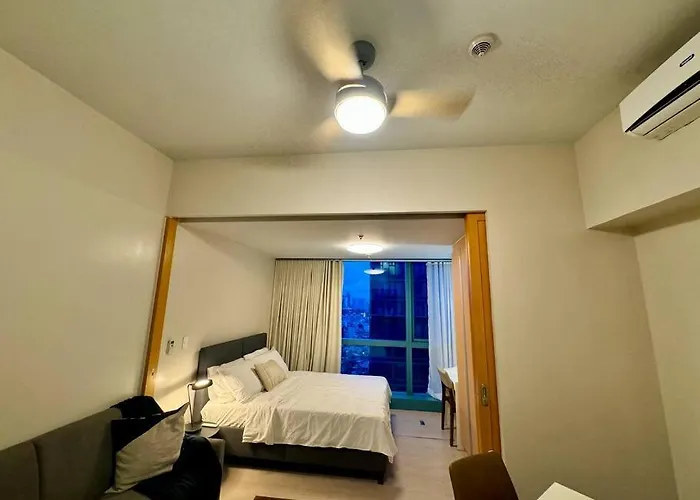 Bgc 1br Unit Linked To Uptown Mall With Own Parking *