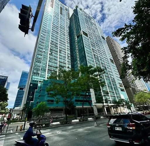Bgc 1br Unit Linked To Uptown Mall With Own Parking Apartment