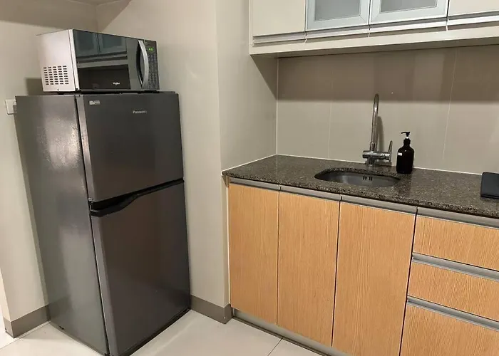 Apartment Bgc 1br Unit Linked To Uptown Mall With Own Parking *