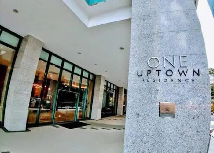 Bgc 1br Unit Linked To Uptown Mall With Own Parking * Manila