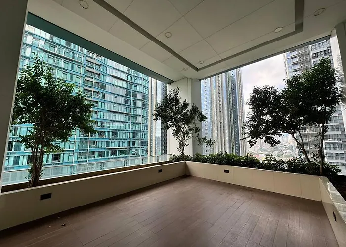 Bgc 1br Unit Linked To Uptown Mall With Own Parking Apartment
