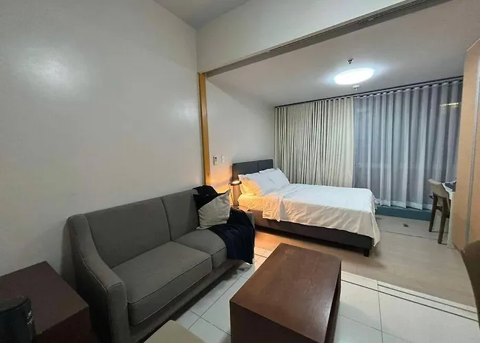 Apartment Bgc 1br Unit Linked To Uptown Mall With Own Parking *