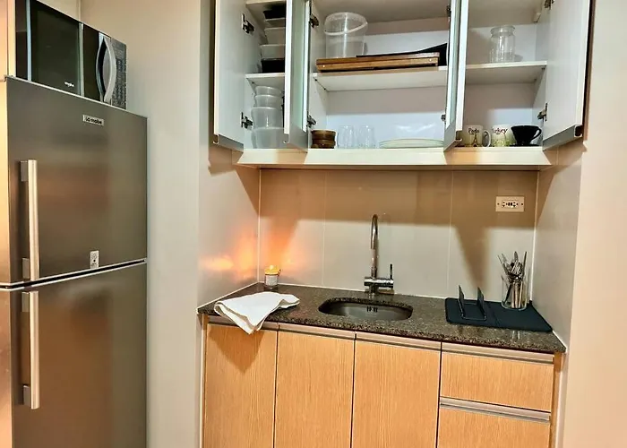 Bgc 1br Unit Linked To Uptown Mall With Own Parking Apartment