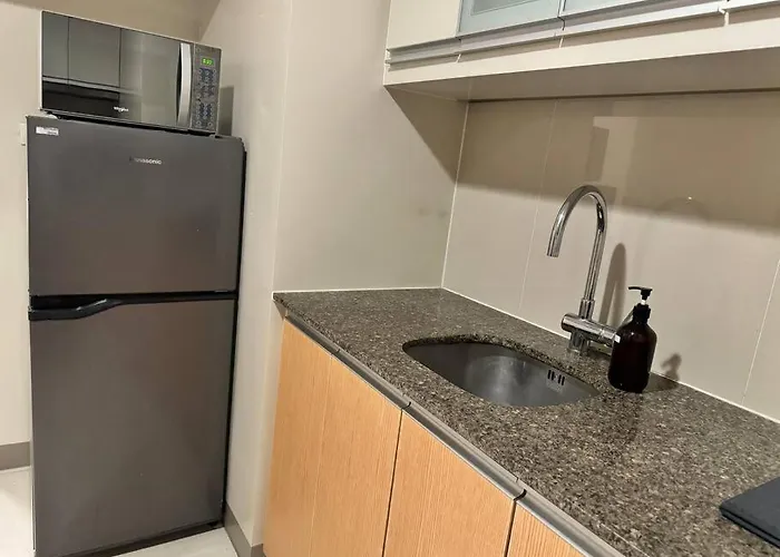 Bgc 1br Unit Linked To Uptown Mall With Own Parking *