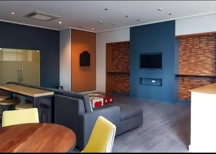 Bgc 1br Unit Linked To Uptown Mall With Own Parking *