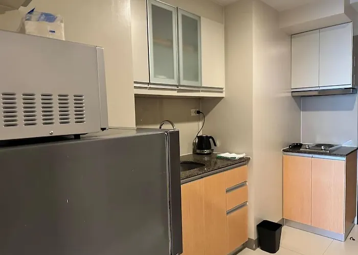 Apartment Bgc 1br Unit Linked To Uptown Mall With Own Parking *